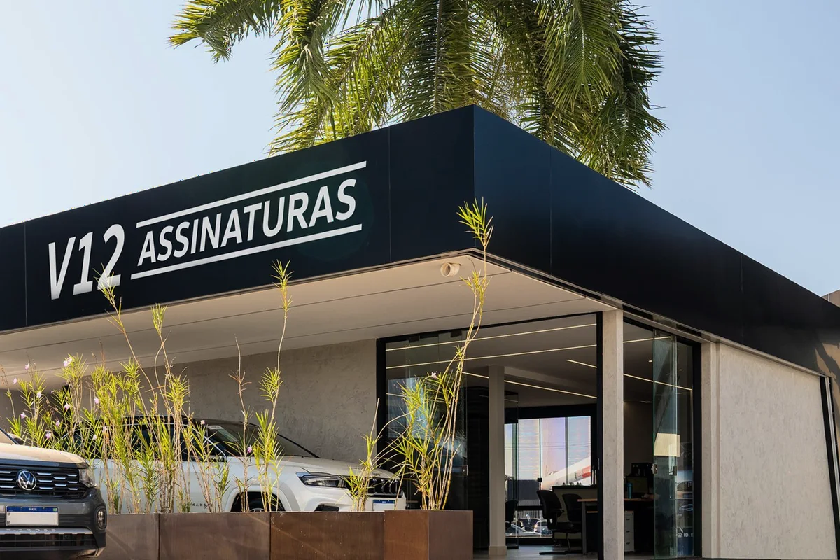 Fachada da loja V12 no Setor de Concessionárias, Brasília